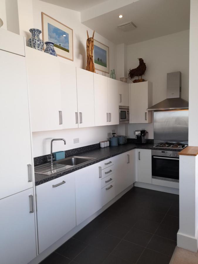 Crow'S Nest Penthouse Apartment With Free Spa Access Somerford Keynes Екстериор снимка