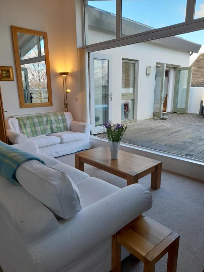 Crow'S Nest Penthouse Apartment With Free Spa Access Somerford Keynes Екстериор снимка