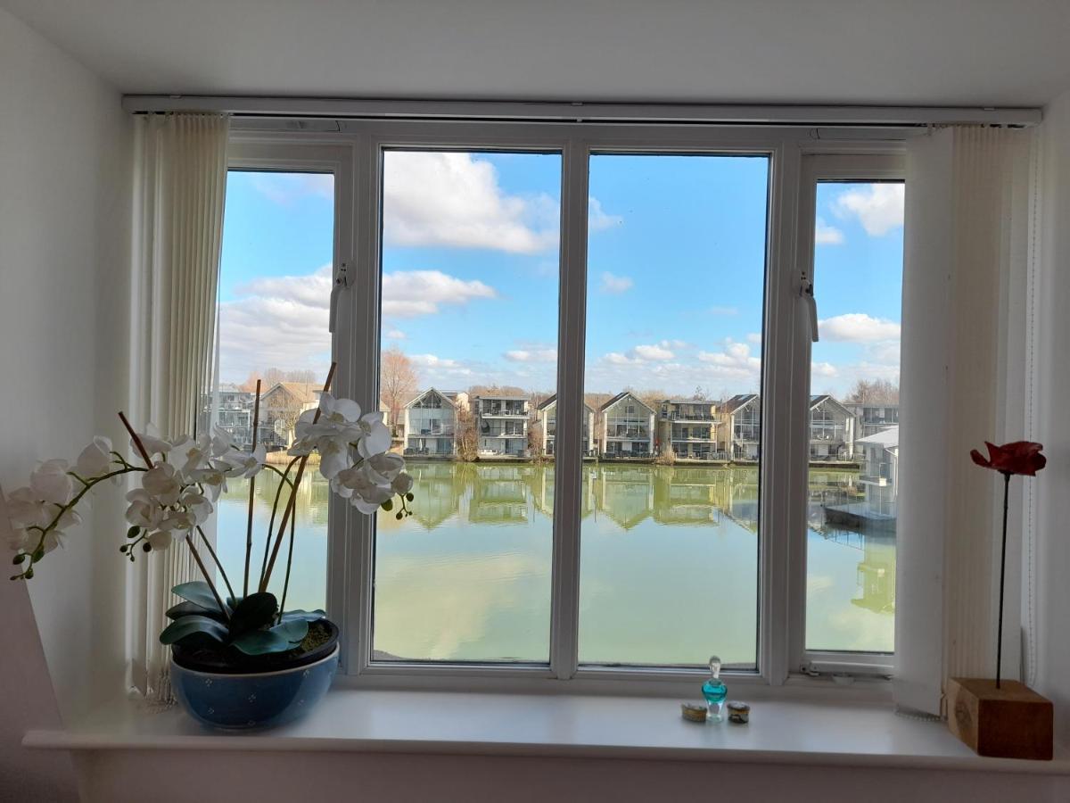 Crow'S Nest Penthouse Apartment With Free Spa Access Somerford Keynes Екстериор снимка