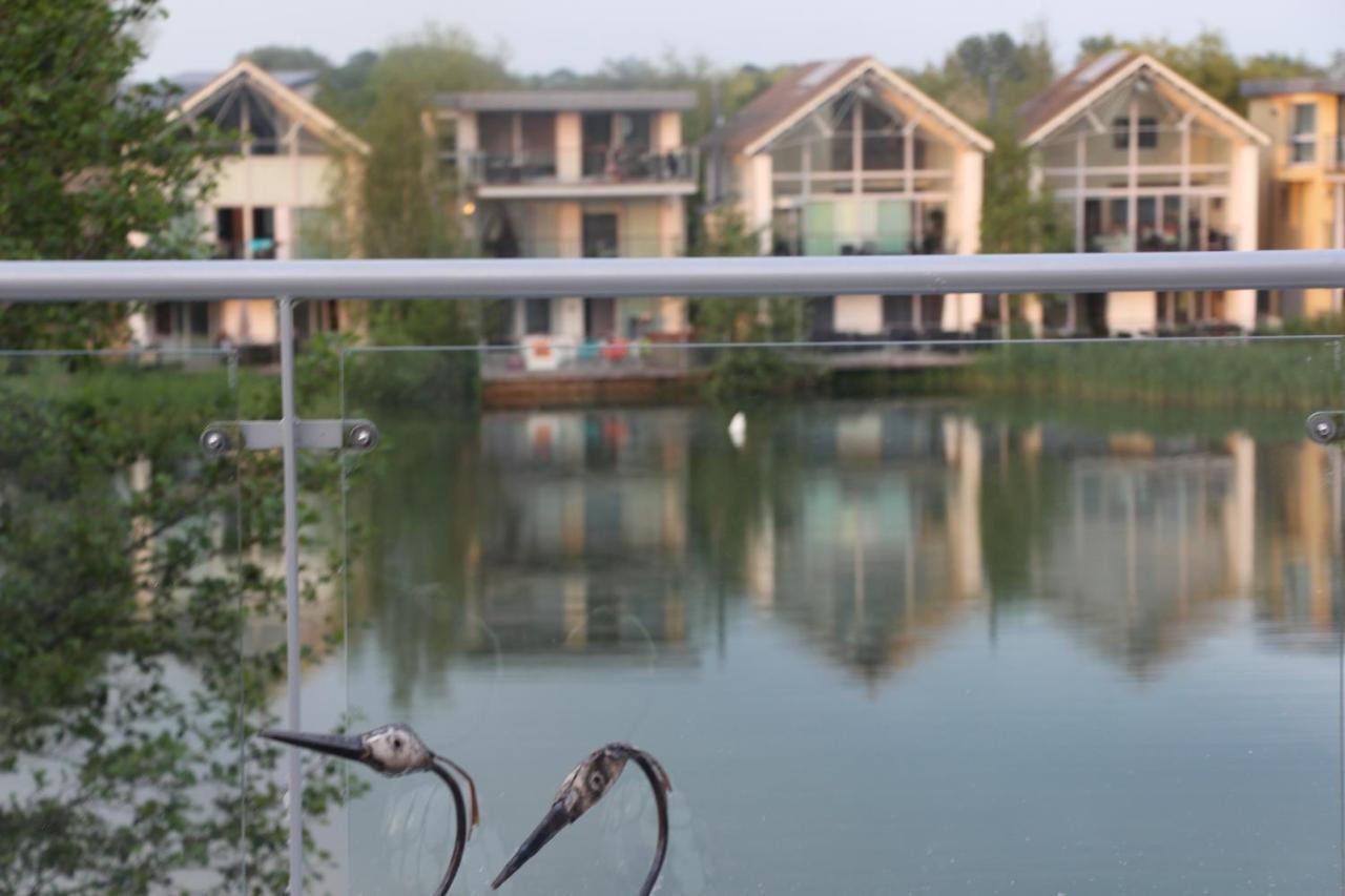 Crow'S Nest Penthouse Apartment With Free Spa Access Somerford Keynes Екстериор снимка