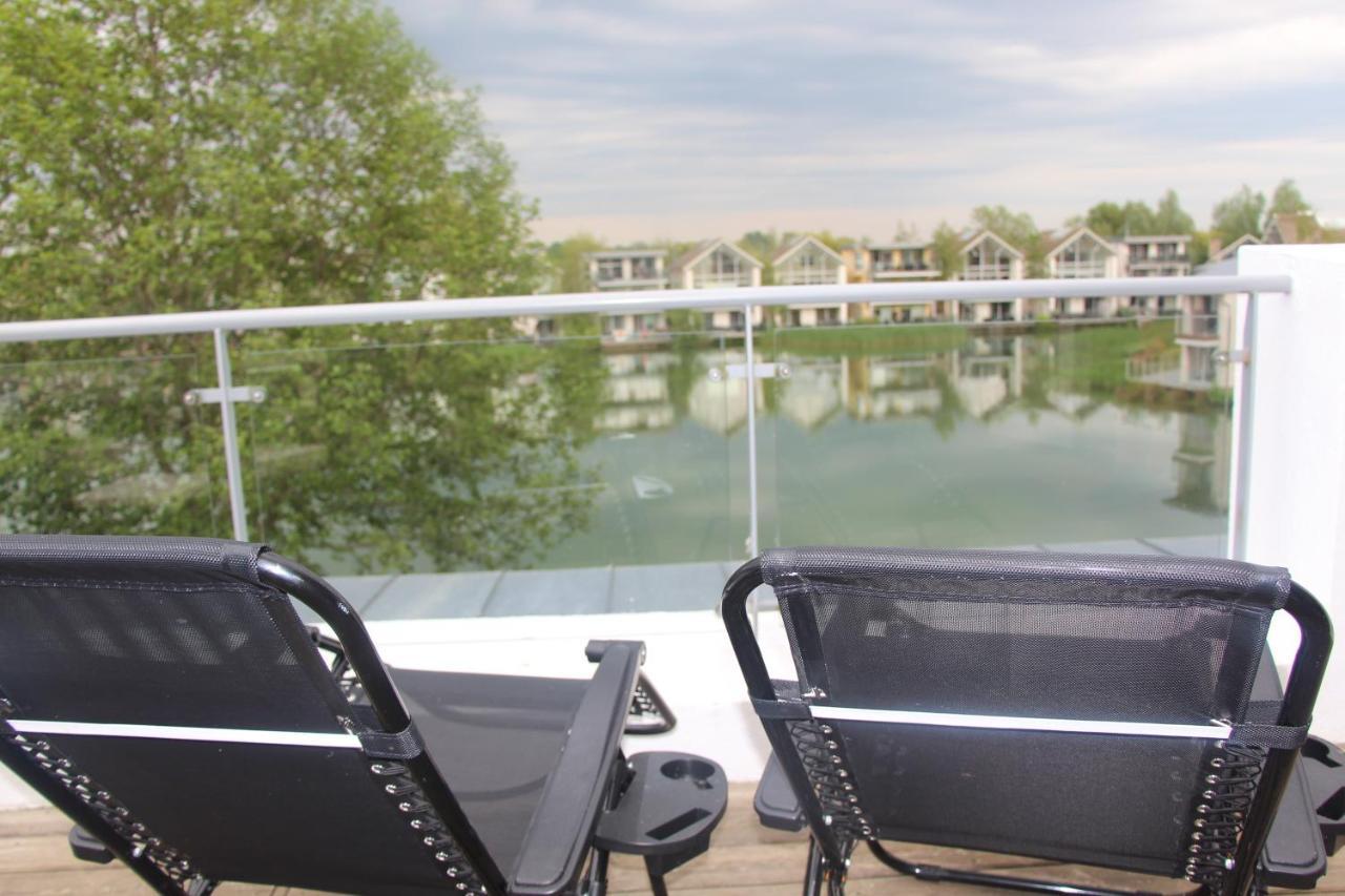 Crow'S Nest Penthouse Apartment With Free Spa Access Somerford Keynes Екстериор снимка
