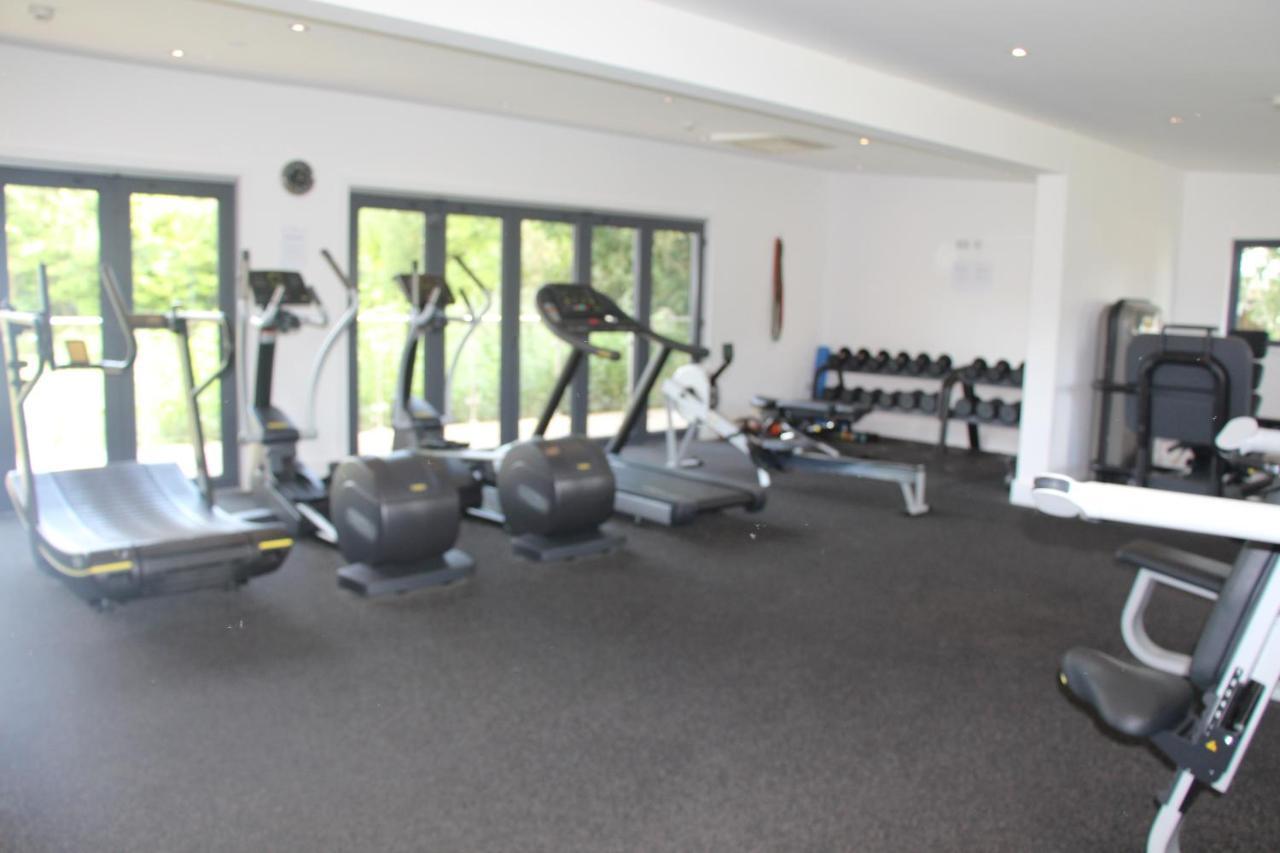Crow'S Nest Penthouse Apartment With Free Spa Access Somerford Keynes Екстериор снимка