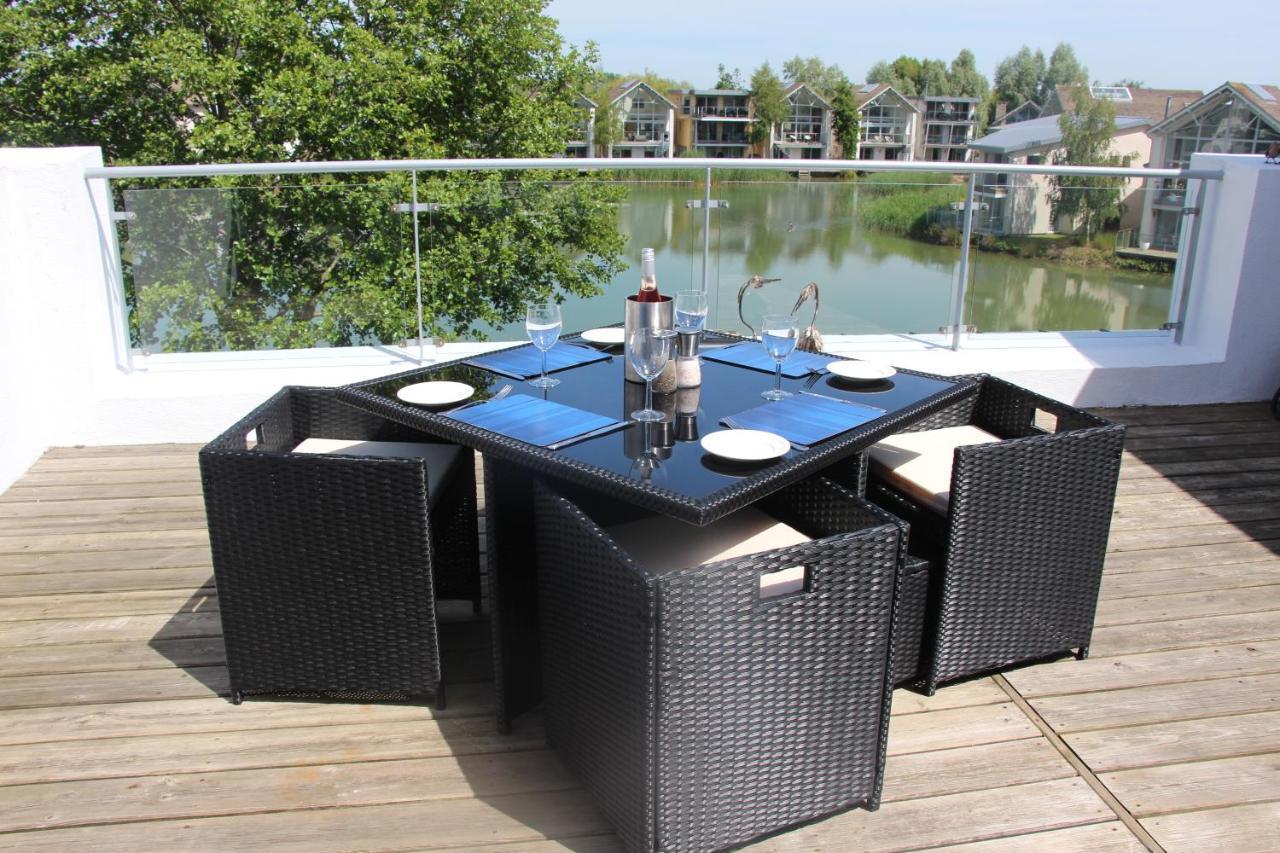 Crow'S Nest Penthouse Apartment With Free Spa Access Somerford Keynes Екстериор снимка