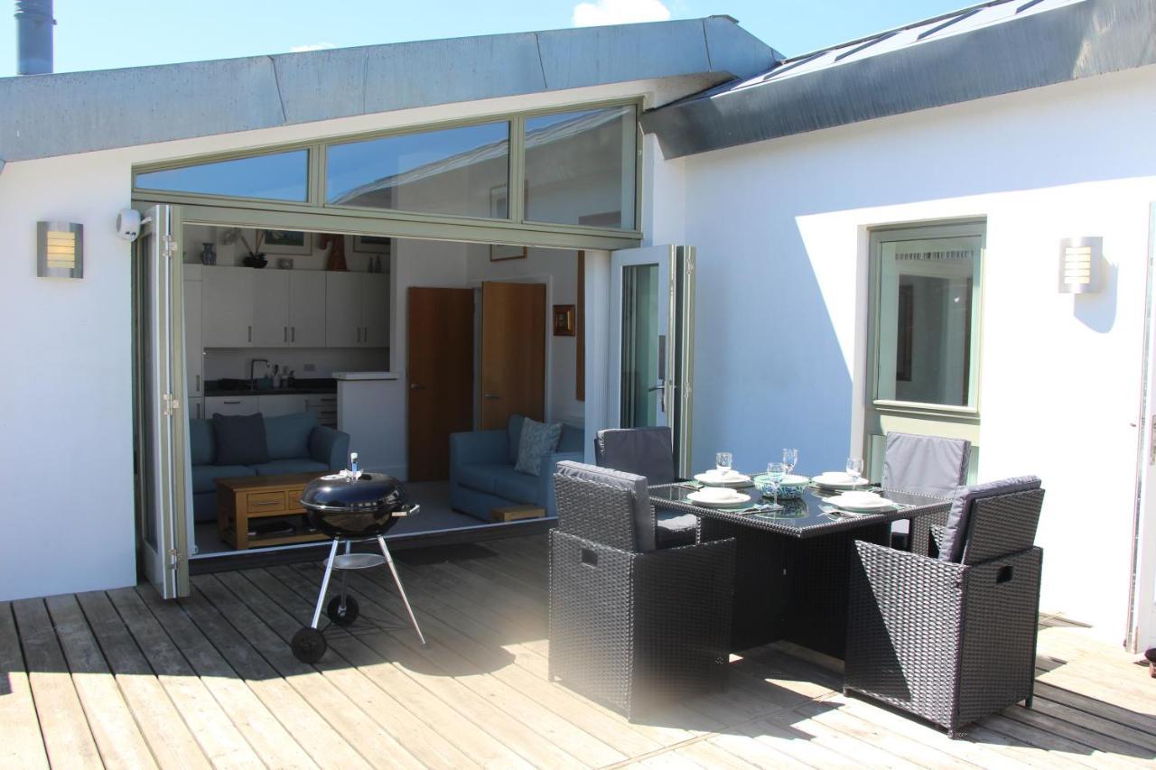 Crow'S Nest Penthouse Apartment With Free Spa Access Somerford Keynes Екстериор снимка